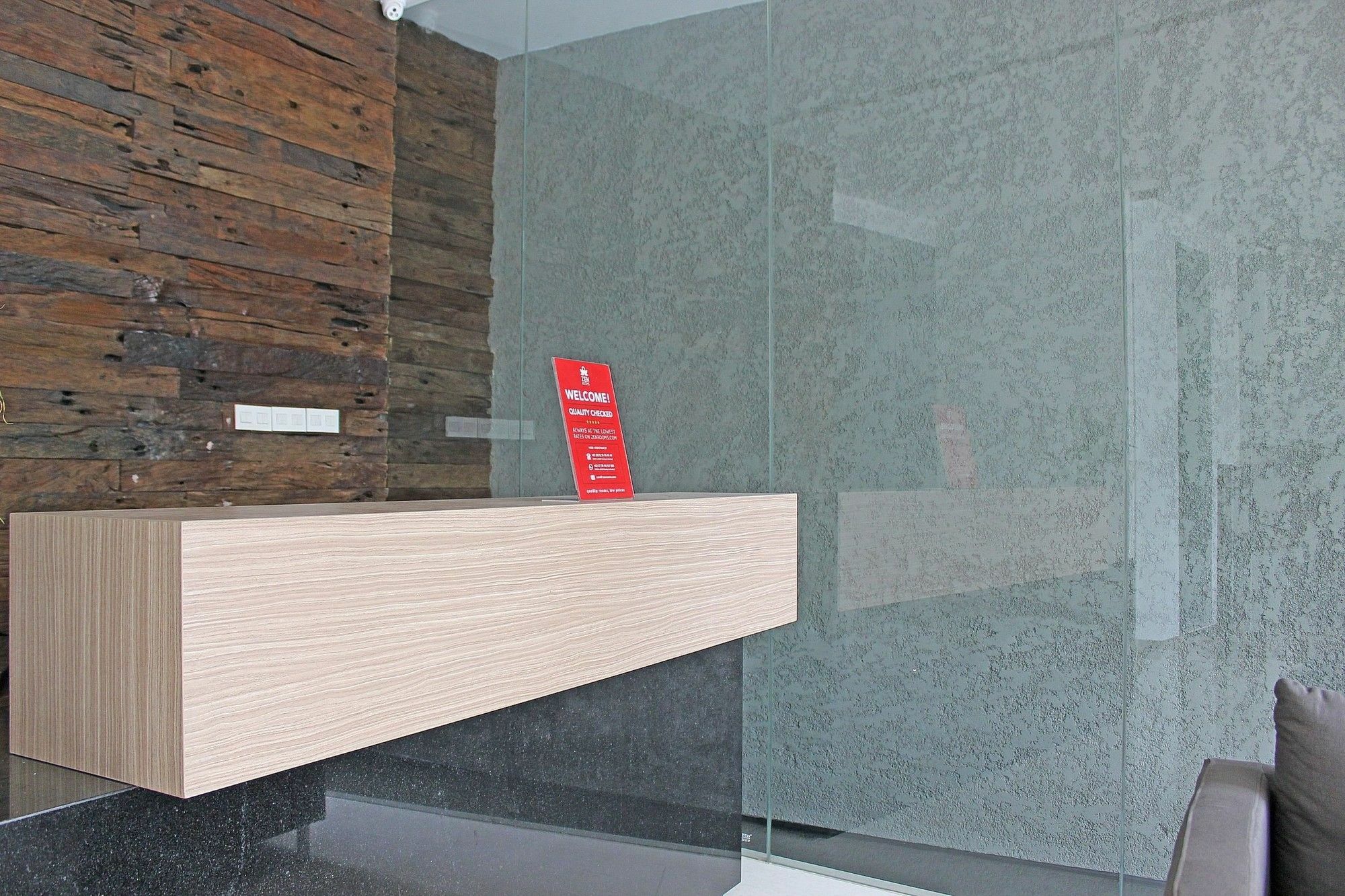 Zen Premium Sampoerna Strategic Square Hotel Jakarta Ngoại thất bức ảnh