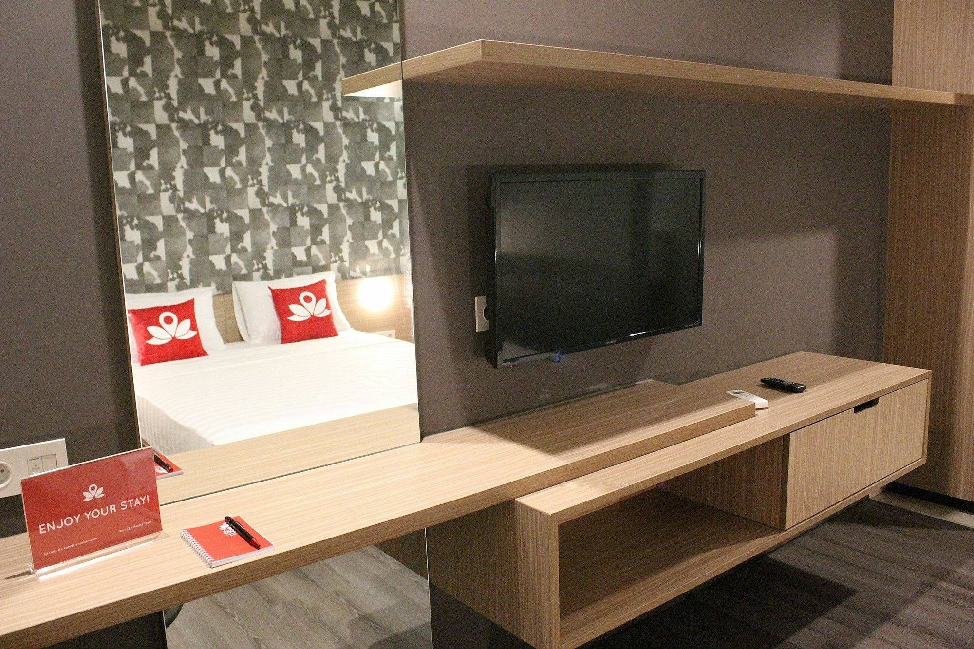 Zen Premium Sampoerna Strategic Square Hotel Jakarta Ngoại thất bức ảnh